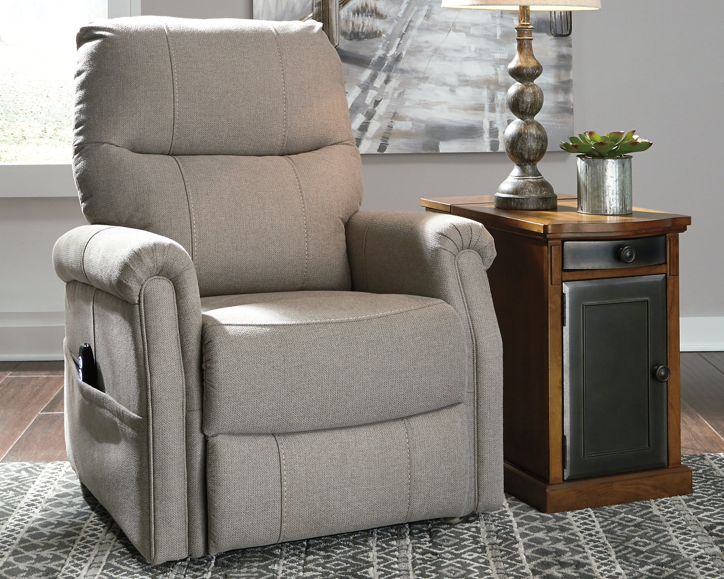 Markridge Power Lift Recliner